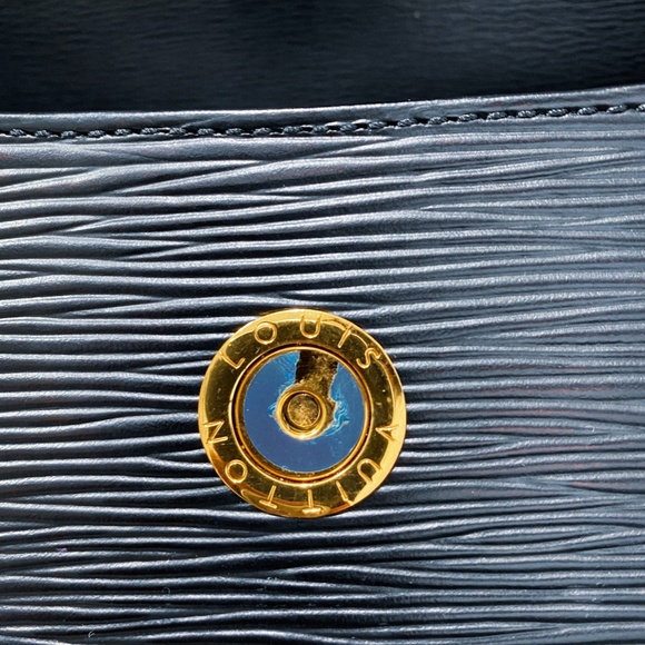 1999 Pre-Owned LV Black EPI Leather Buci Shoulder Bag - Picture 7 of 11